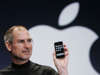 steve-jobs-iphone-tbi-320x240.jpg
